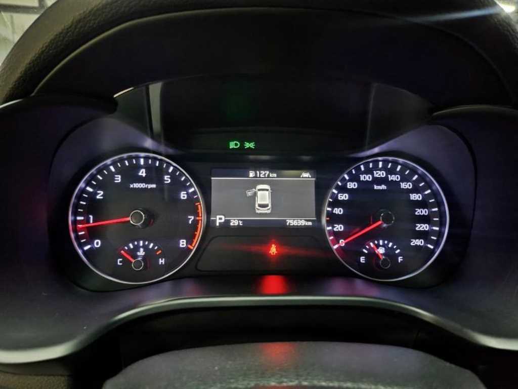 Kia K3 — photo 08