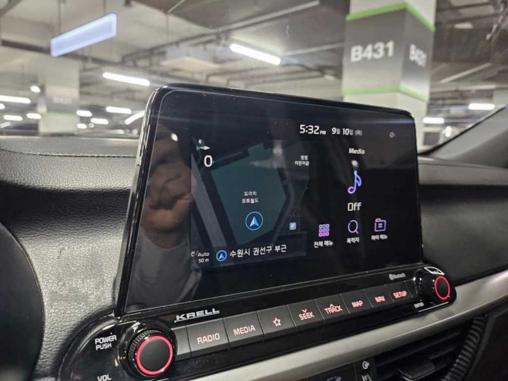 Kia K3 — photo 09