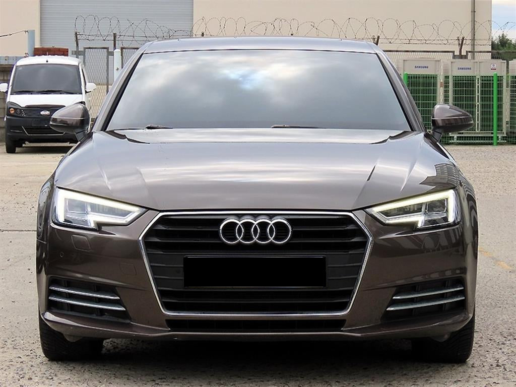 Audi A4 — photo 01