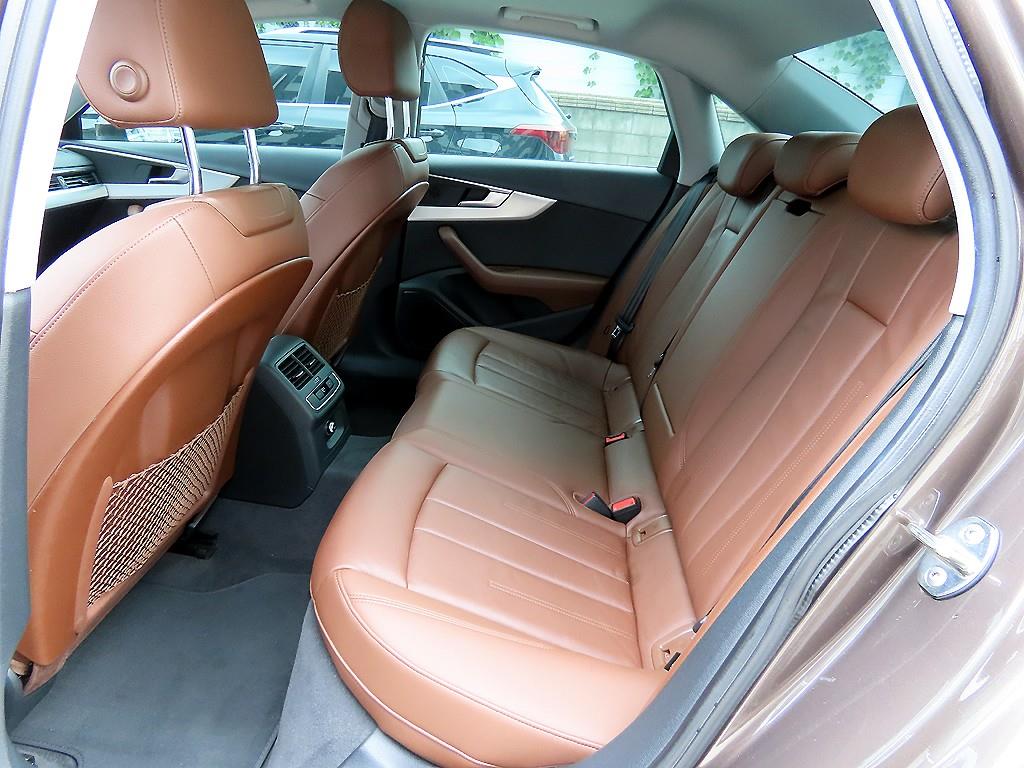Audi A4 — photo 06