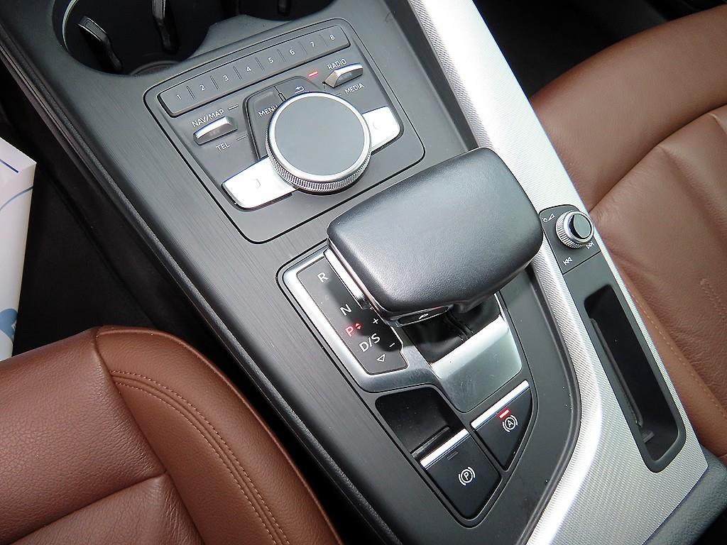 Audi A4 — photo 10