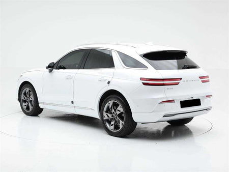 Genesis GV70 — photo 04
