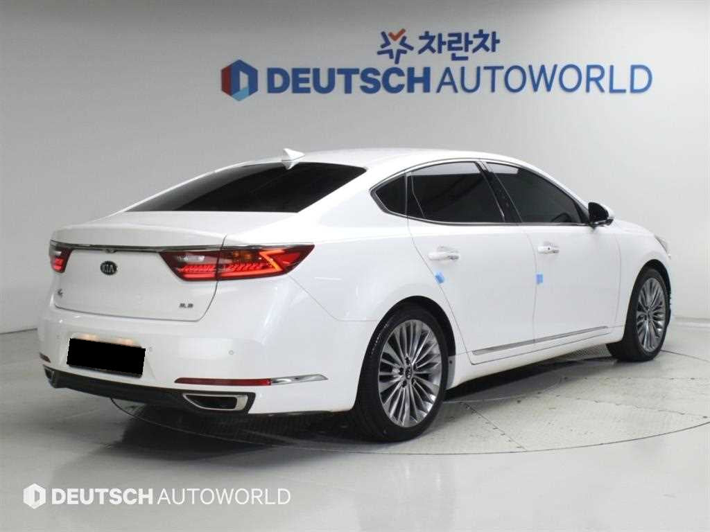Kia K7 — photo 02