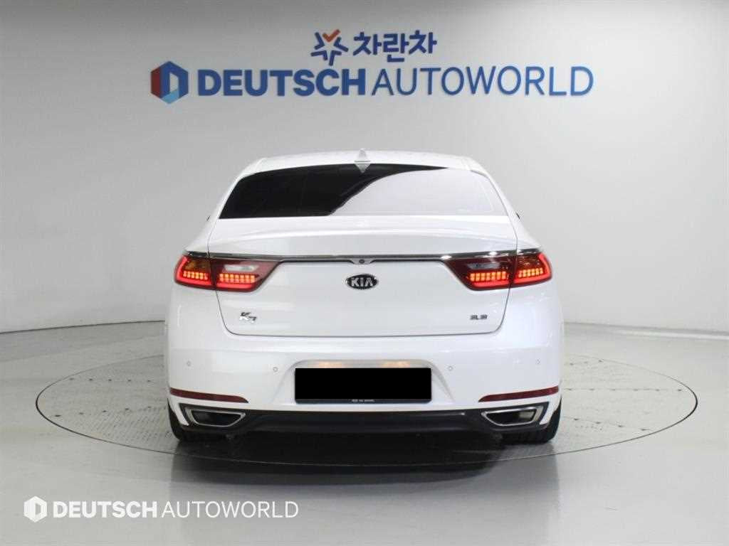Kia K7 — photo 04