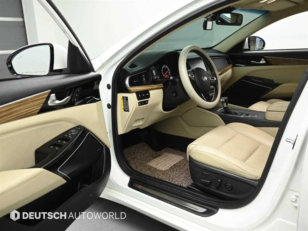 Kia K7 — photo 11