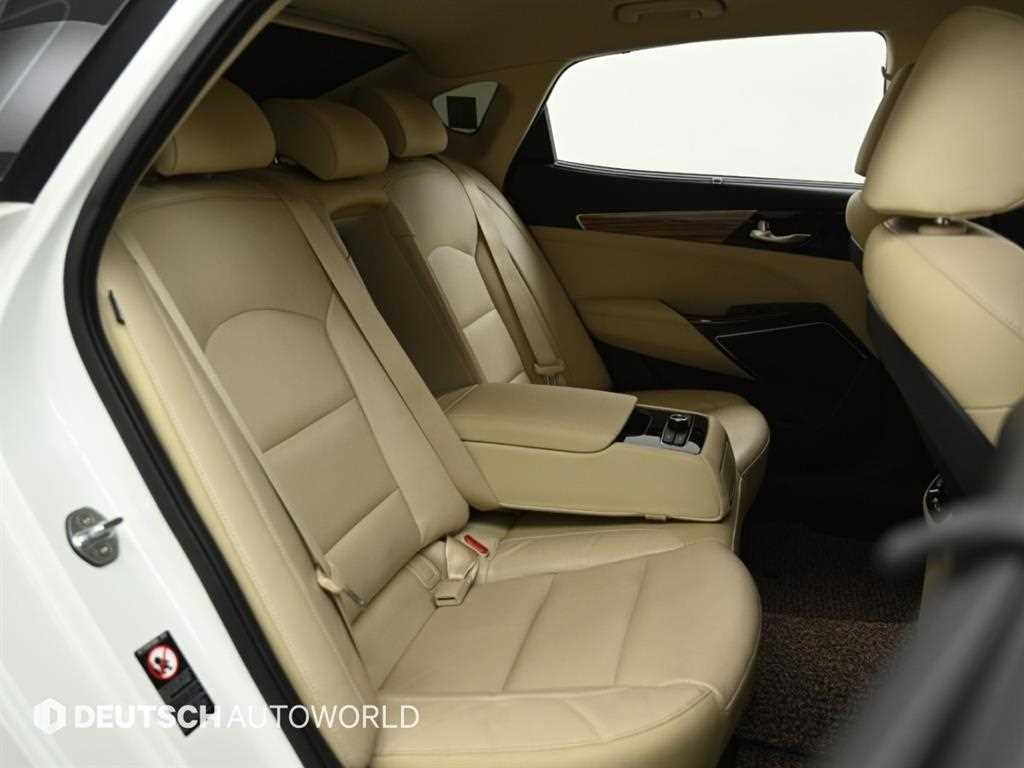 Kia K7 — photo 12