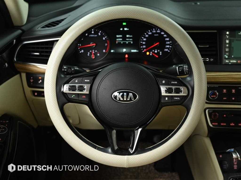 Kia K7 — photo 13
