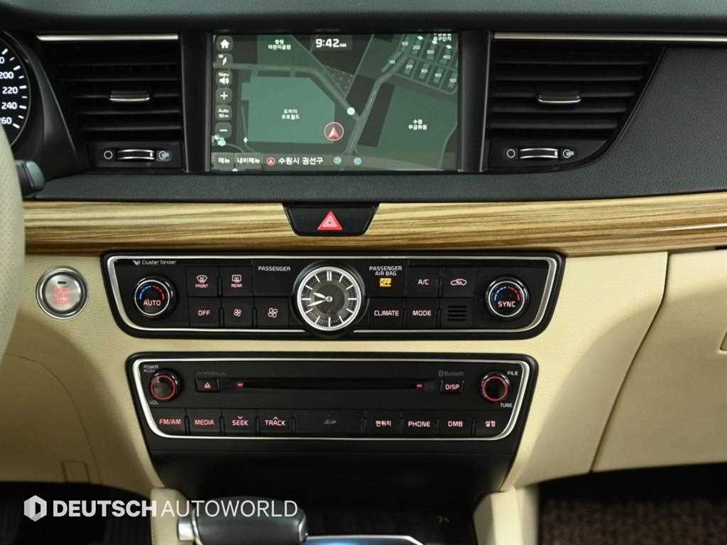 Kia K7 — photo 14