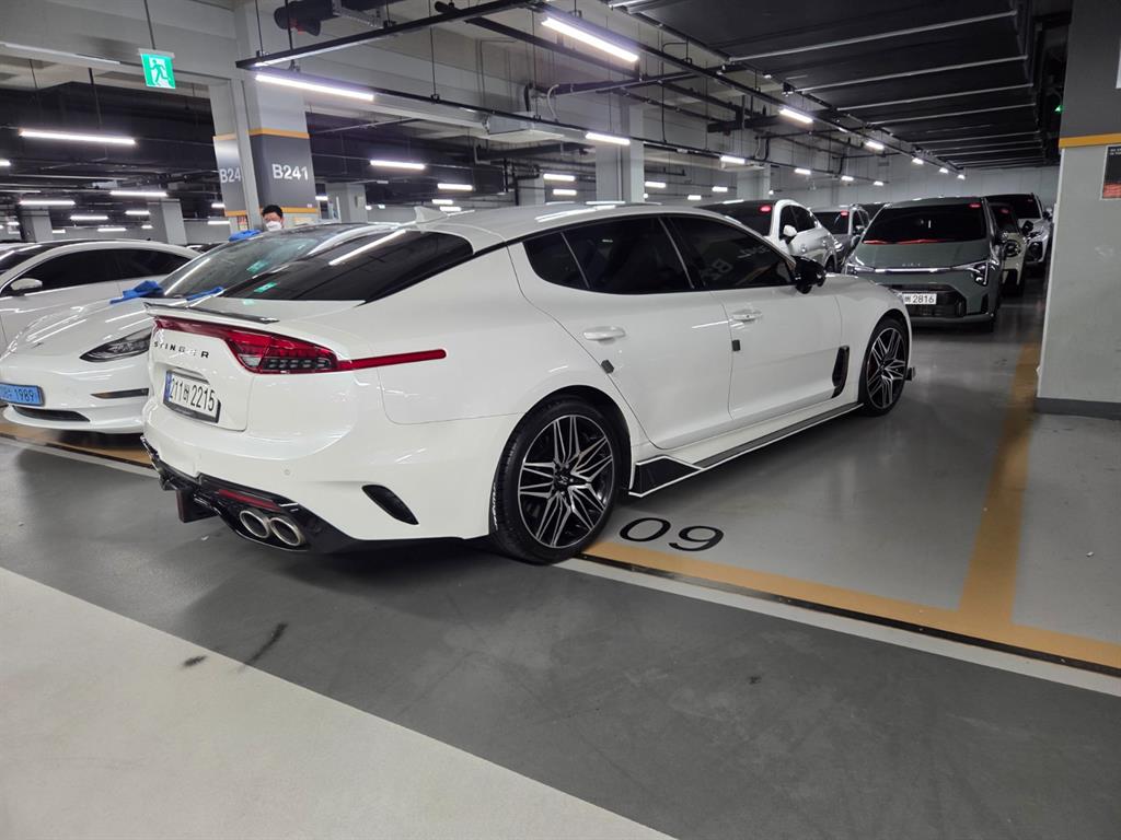 Kia Stinger — photo 03