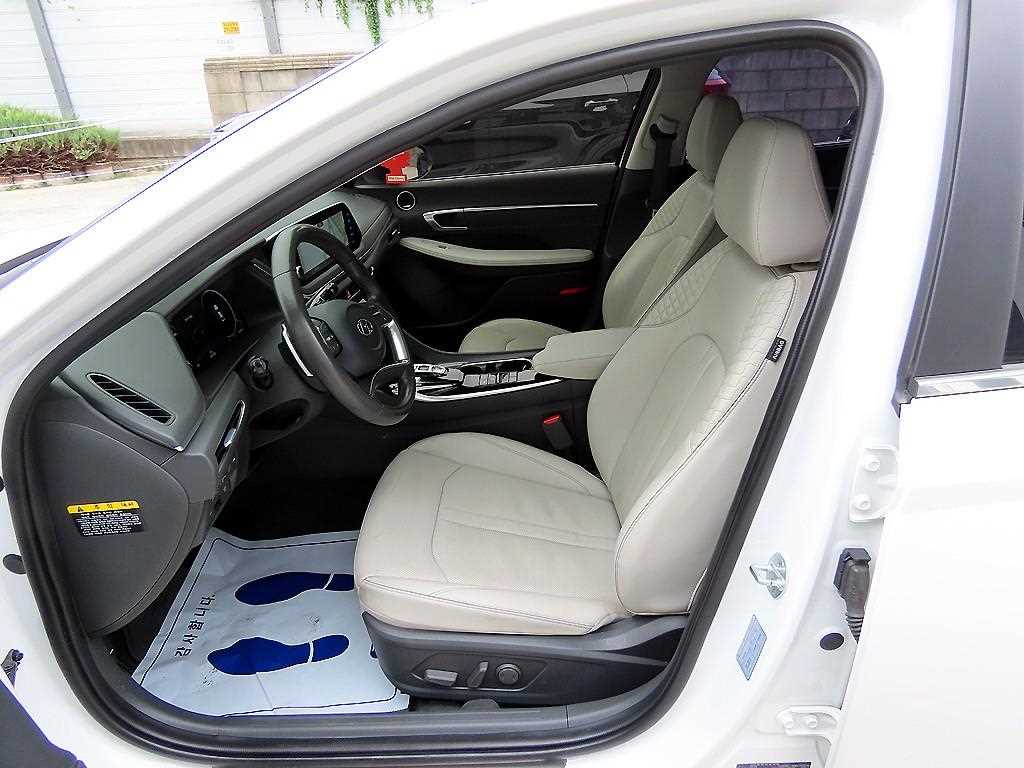 Hyundai Sonata — photo 05