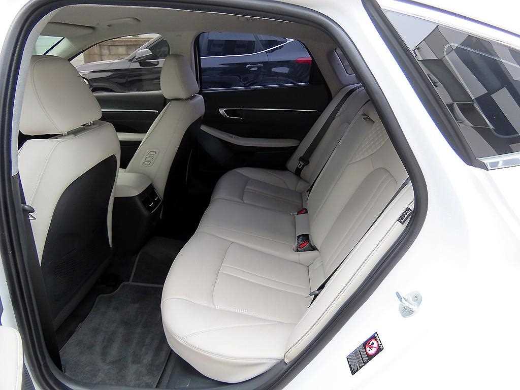 Hyundai Sonata — photo 06