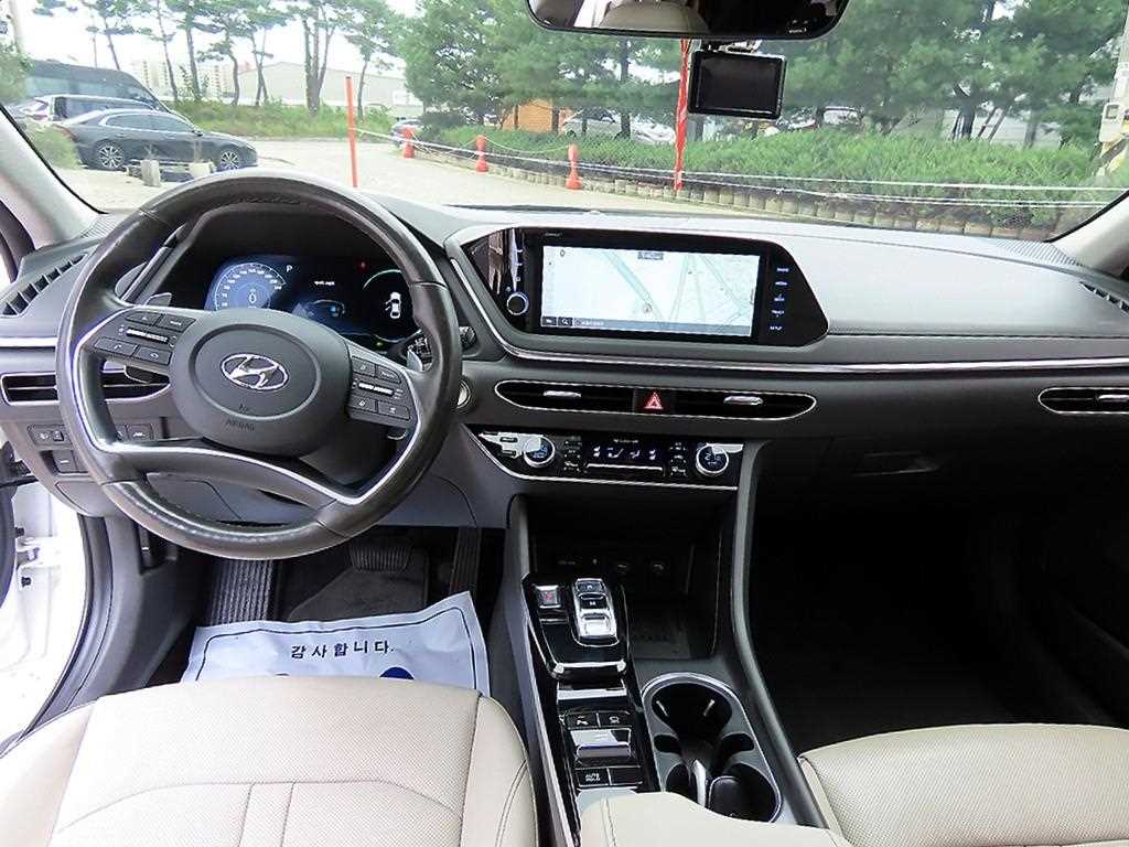 Hyundai Sonata — photo 07