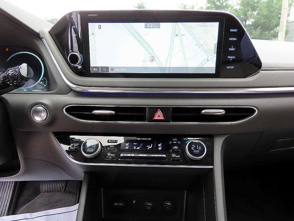 Hyundai Sonata — photo 13