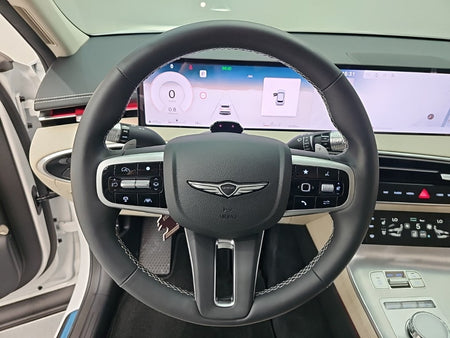 Genesis GV70 — photo 09
