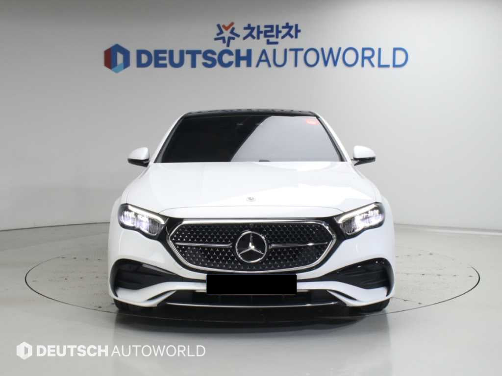 Mercedes-Benz E-Class — photo 03