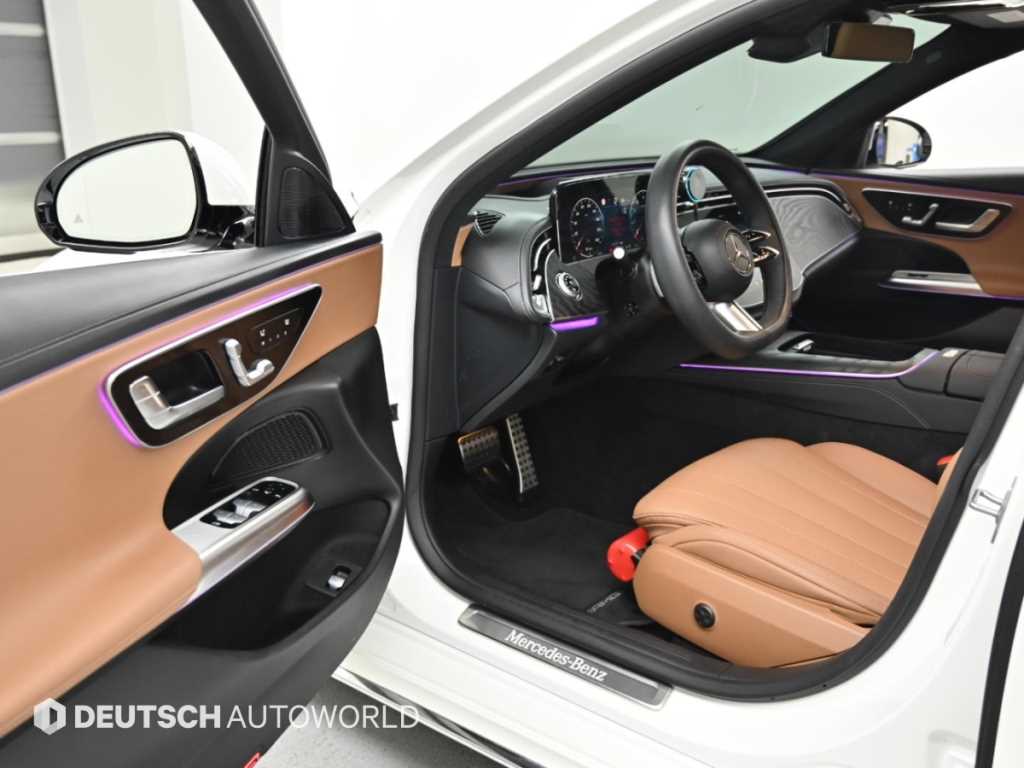 Mercedes-Benz E-Class — photo 11