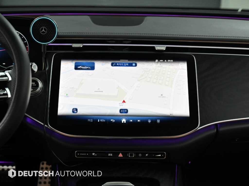 Mercedes-Benz E-Class — photo 14