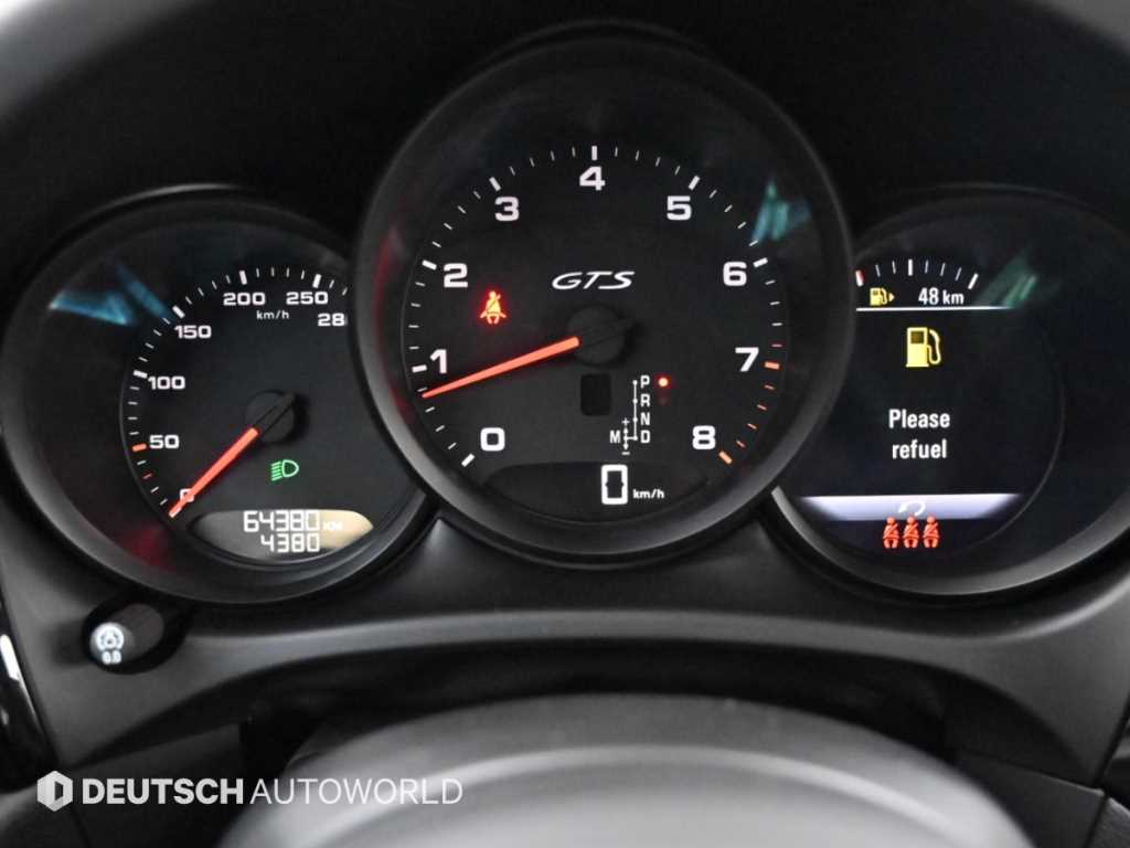 Porsche Macan — photo 08