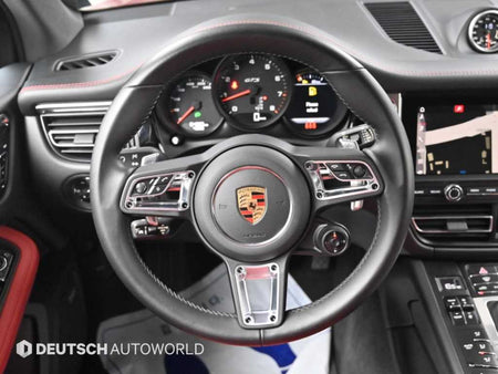 Porsche Macan — photo 13
