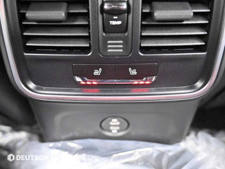 Porsche Macan — photo 16