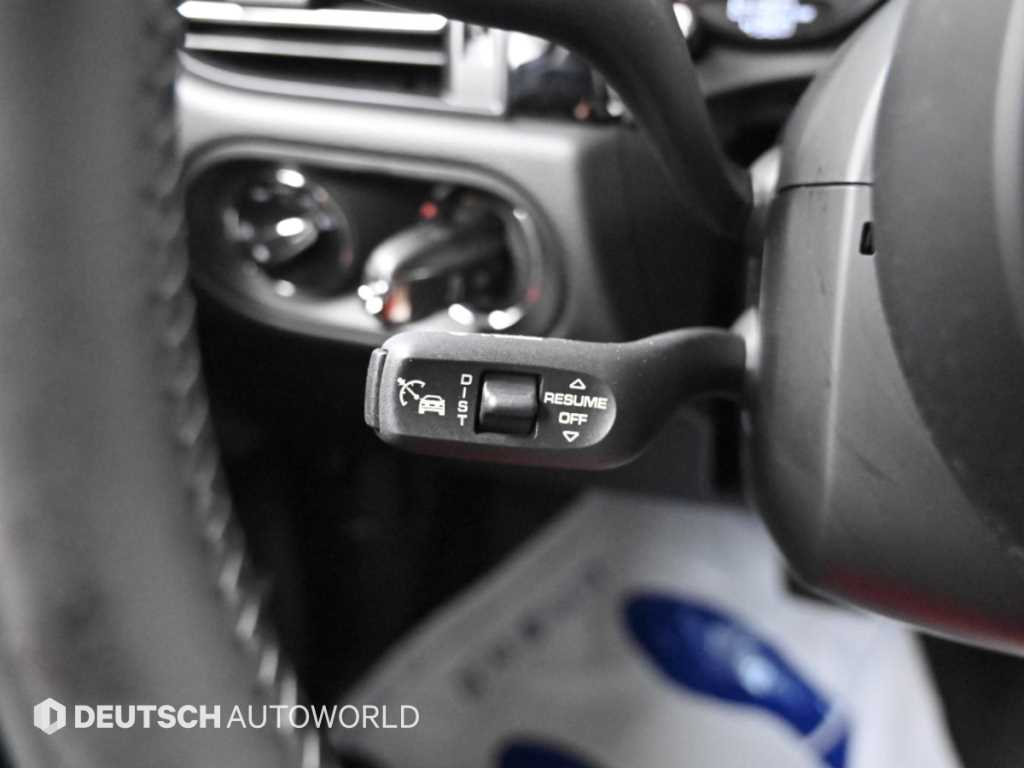 Porsche Macan — photo 17