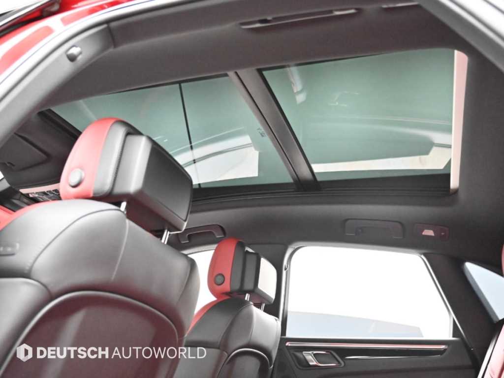 Porsche Macan — photo 18