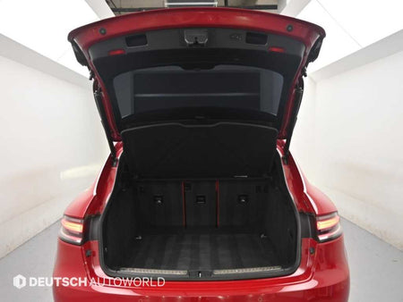 Porsche Macan — photo 19