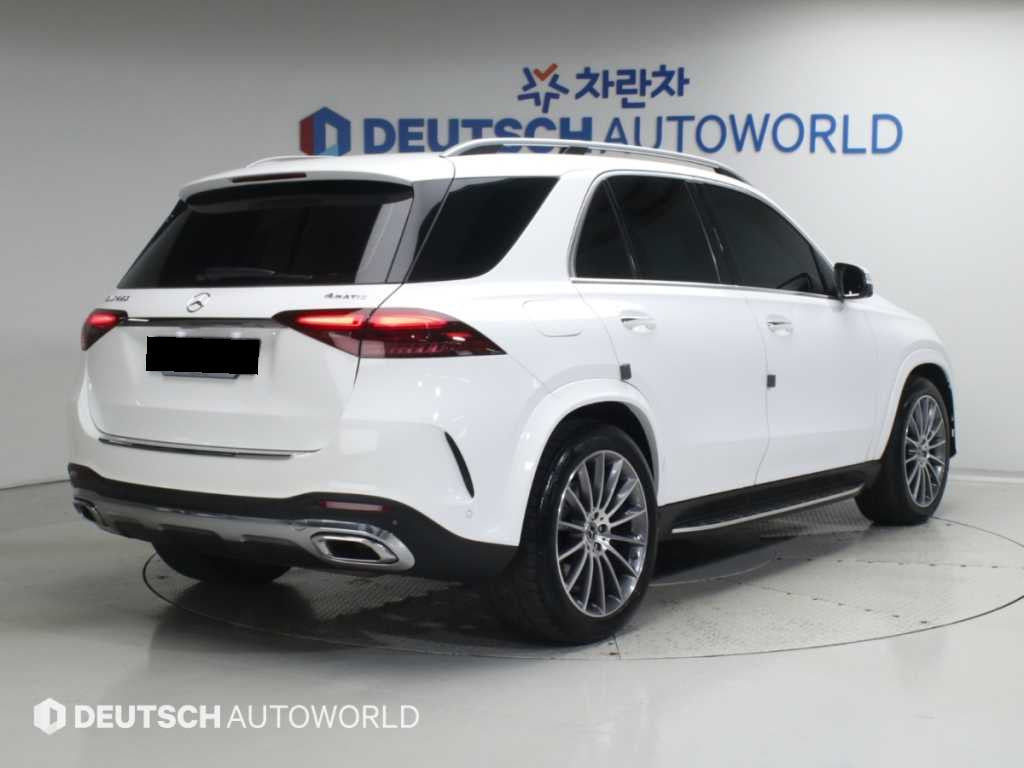 Mercedes-Benz GLE-Class — photo 02