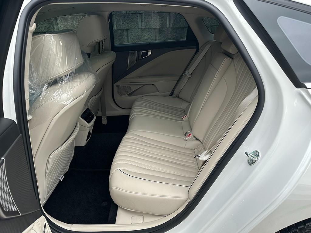 Kia K8 — photo 06