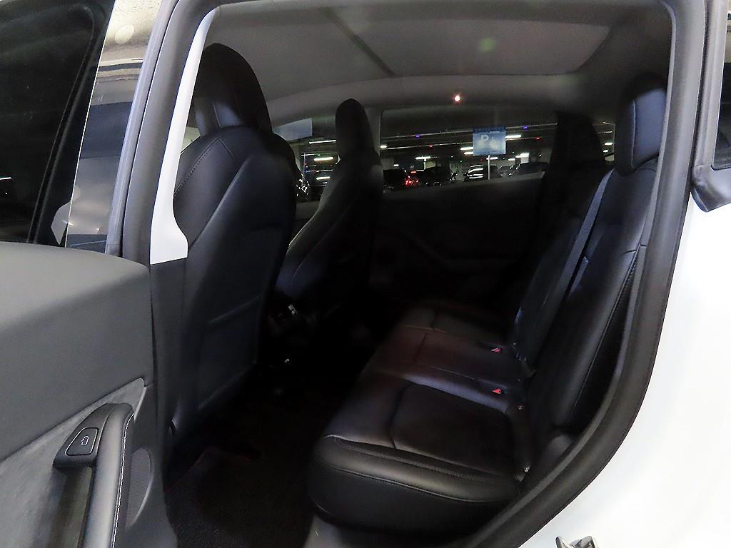 Tesla Model Y — photo 07