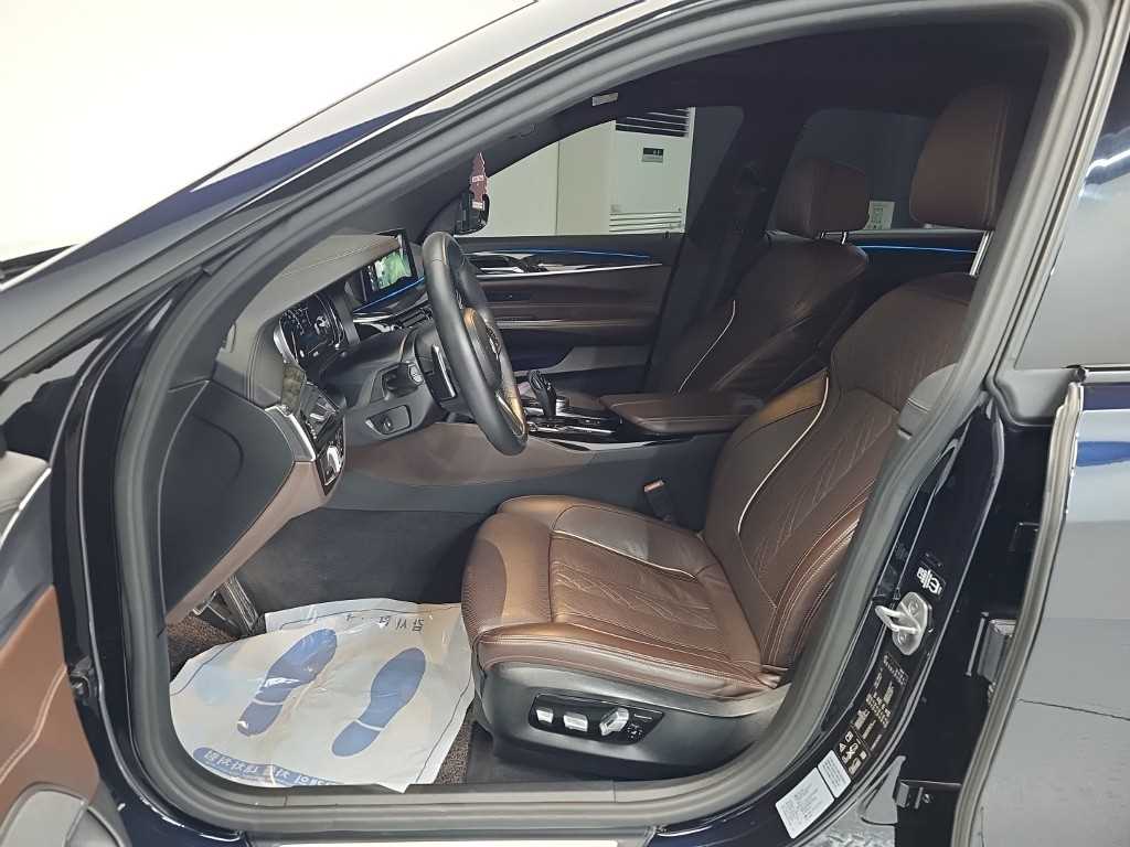BMW Gran Turismo — photo 11
