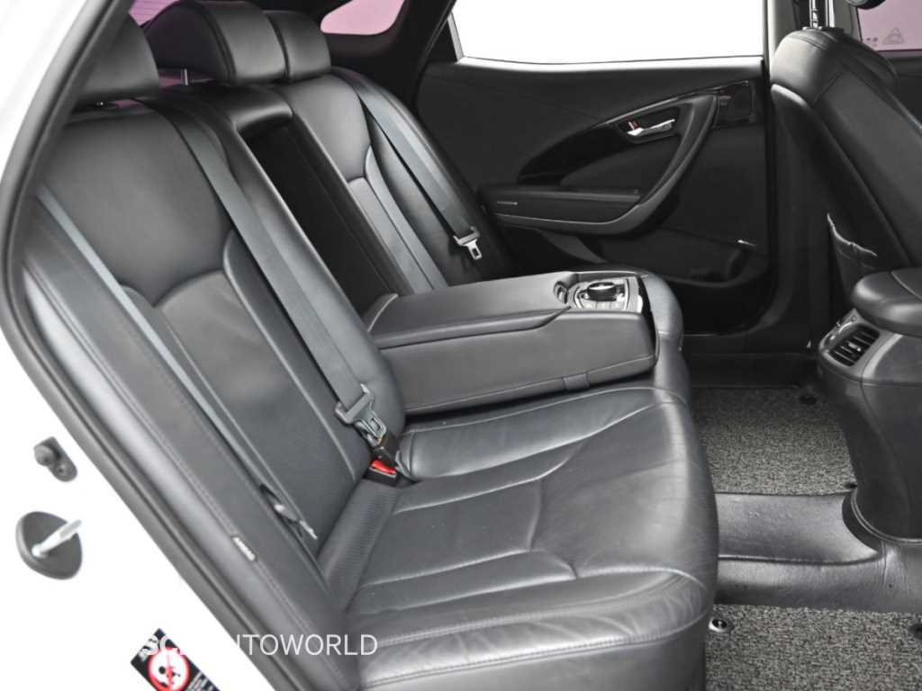 Hyundai Grandeur — photo 13