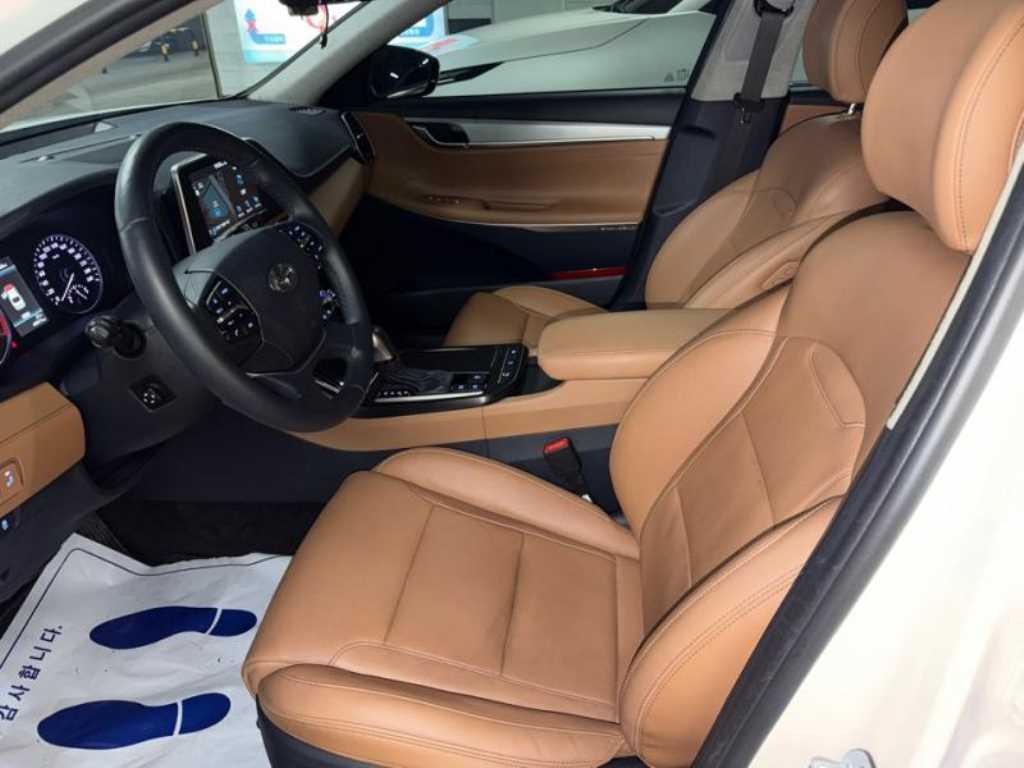 Hyundai Grandeur — photo 01