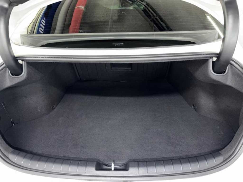 Hyundai Grandeur — photo 17