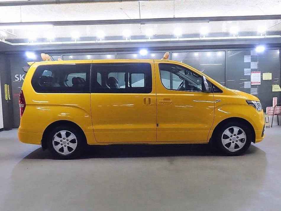 Hyundai Starex — photo 03