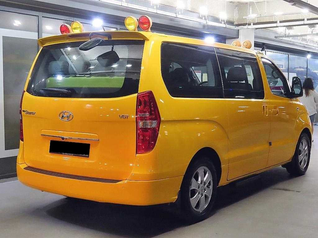 Hyundai Starex — photo 04