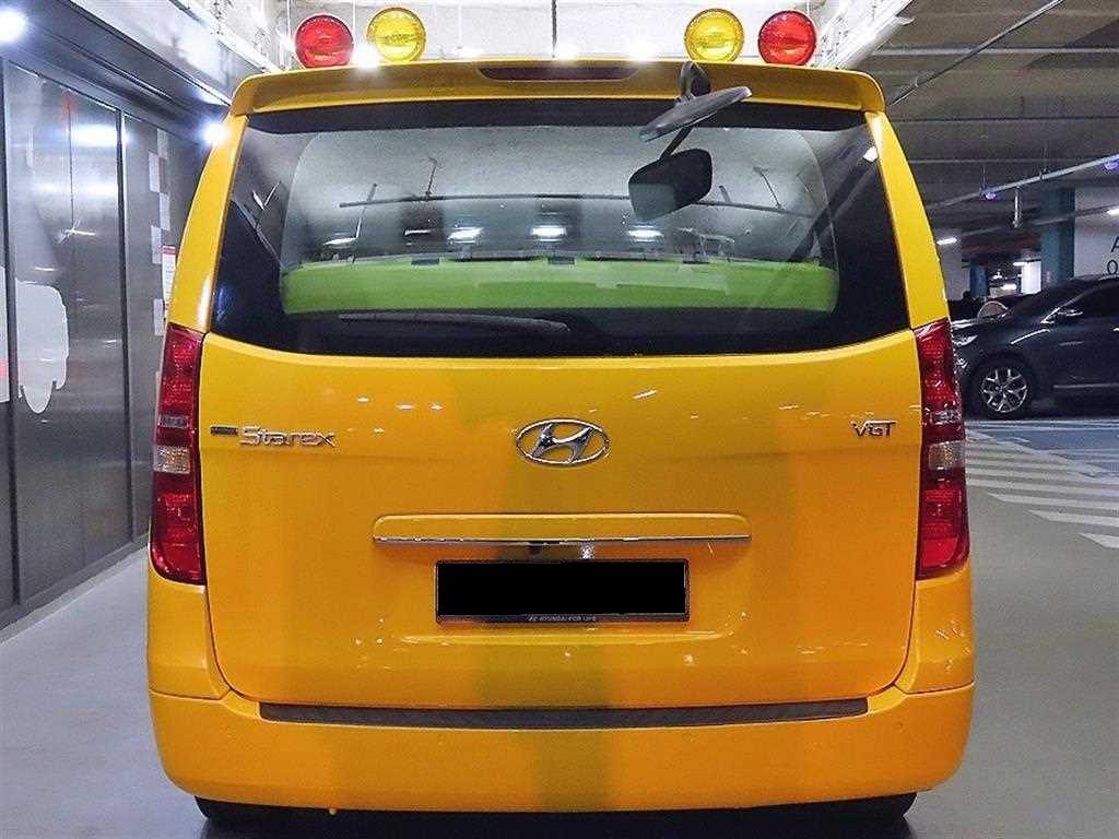 Hyundai Starex — photo 05