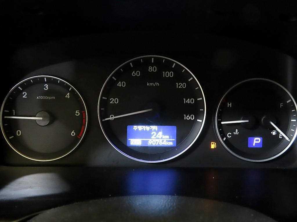 Hyundai Starex — photo 09
