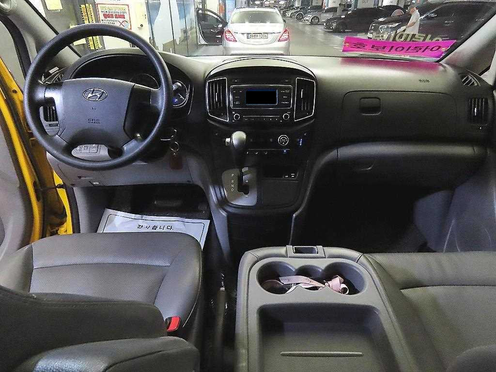 Hyundai Starex — photo 10