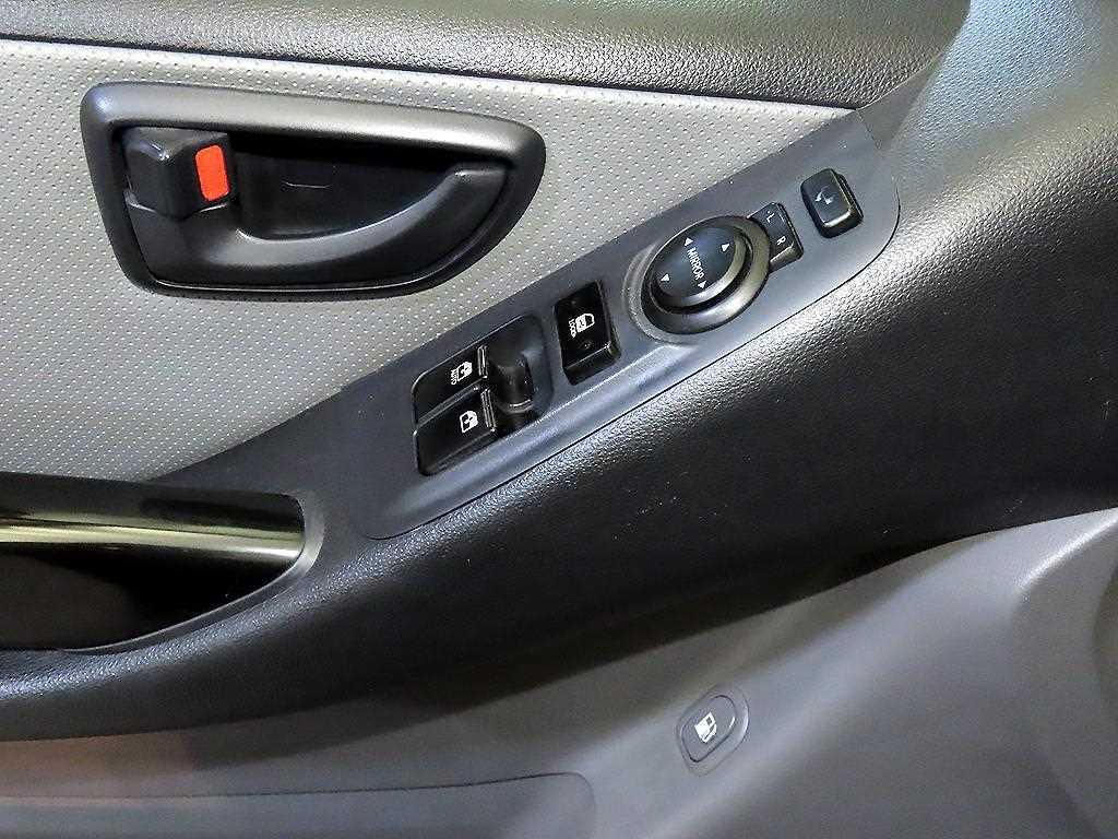 Hyundai Starex — photo 12