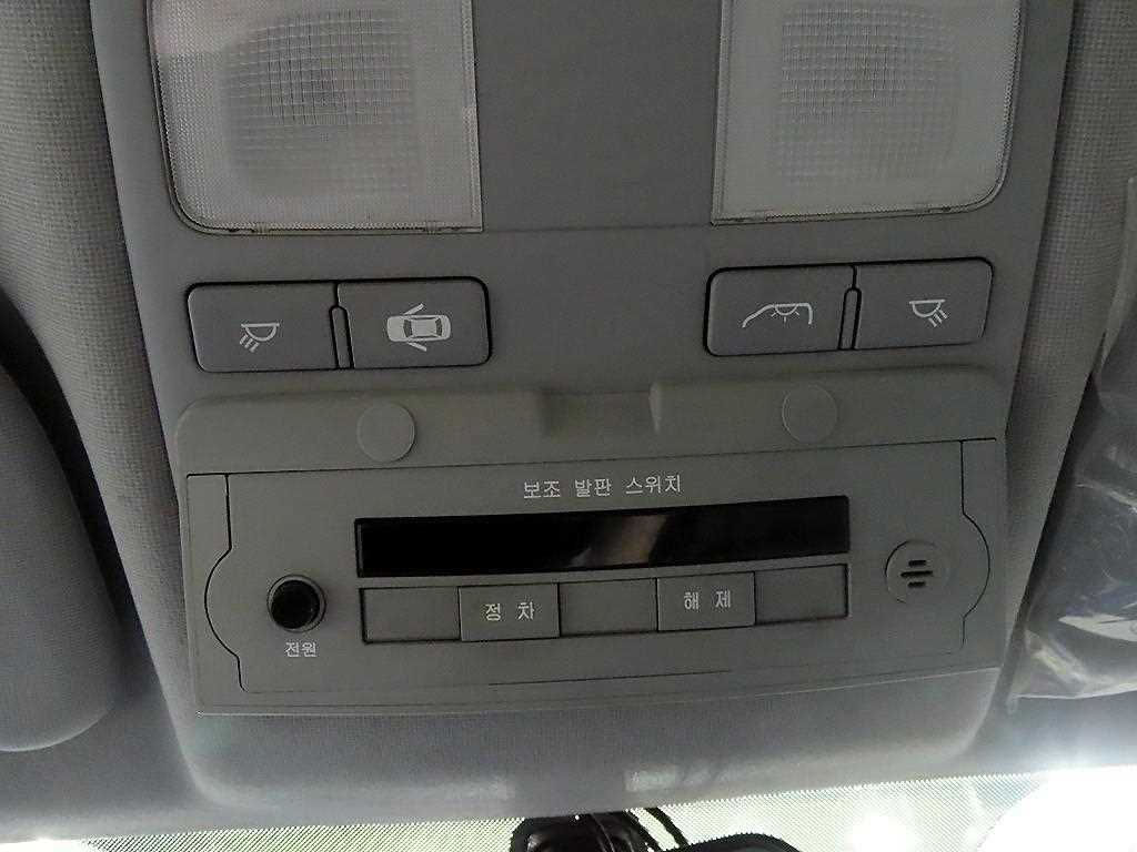 Hyundai Starex — photo 14