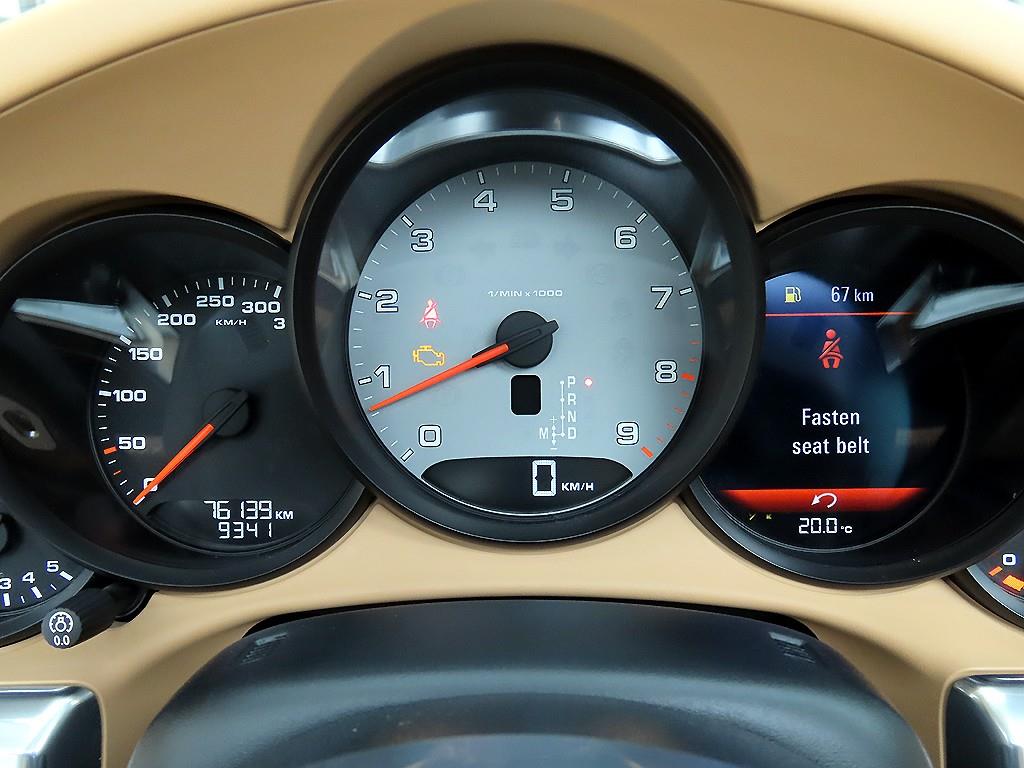 Porsche 911 — photo 12