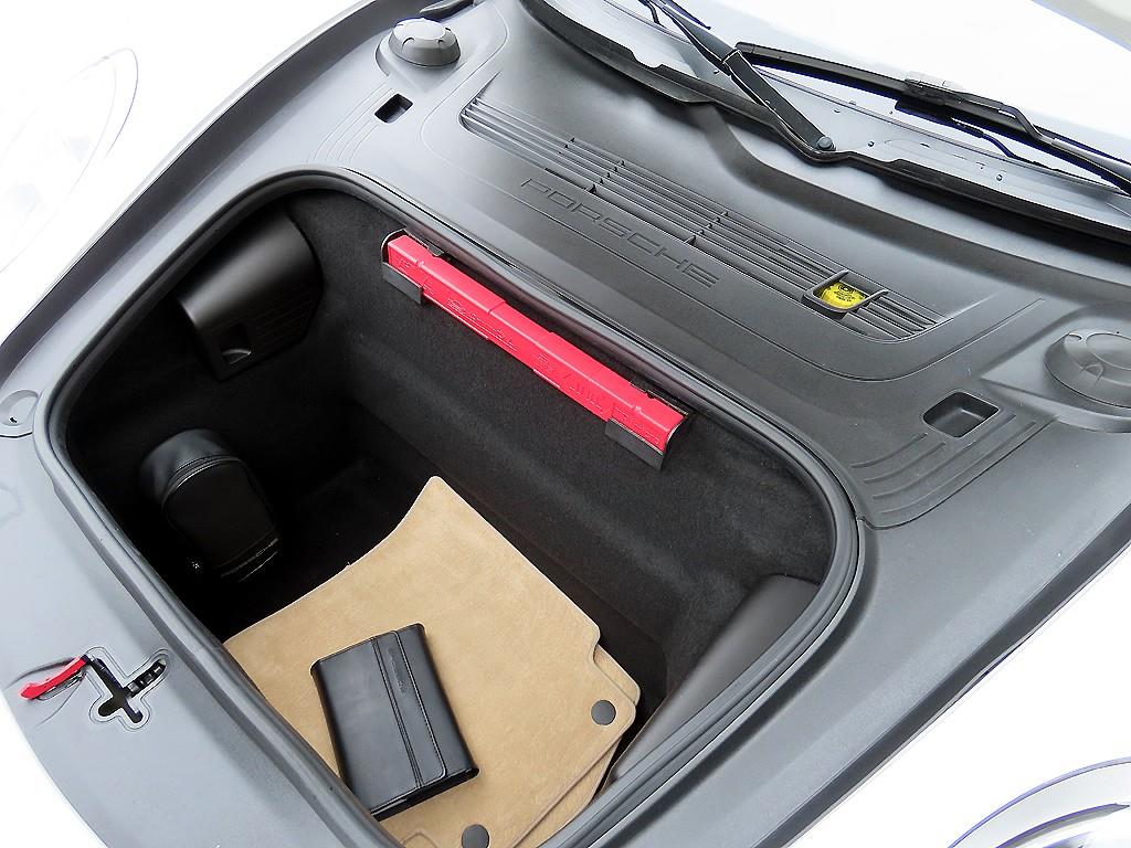 Porsche 911 — photo 19