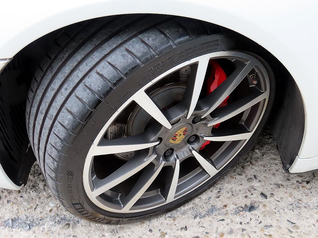 Porsche 911 — photo 20