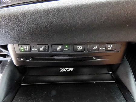Lexus ES — photo 13