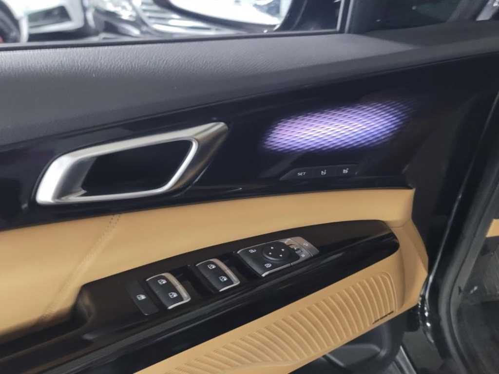 Kia Carnival — photo 07