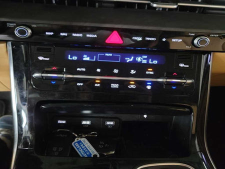 Kia Carnival — photo 14
