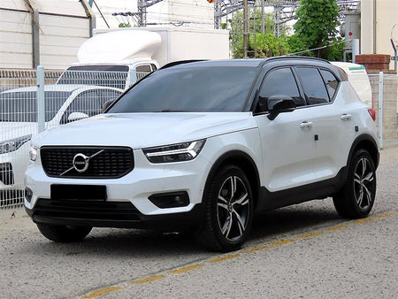 Volvo XC40 — photo 02