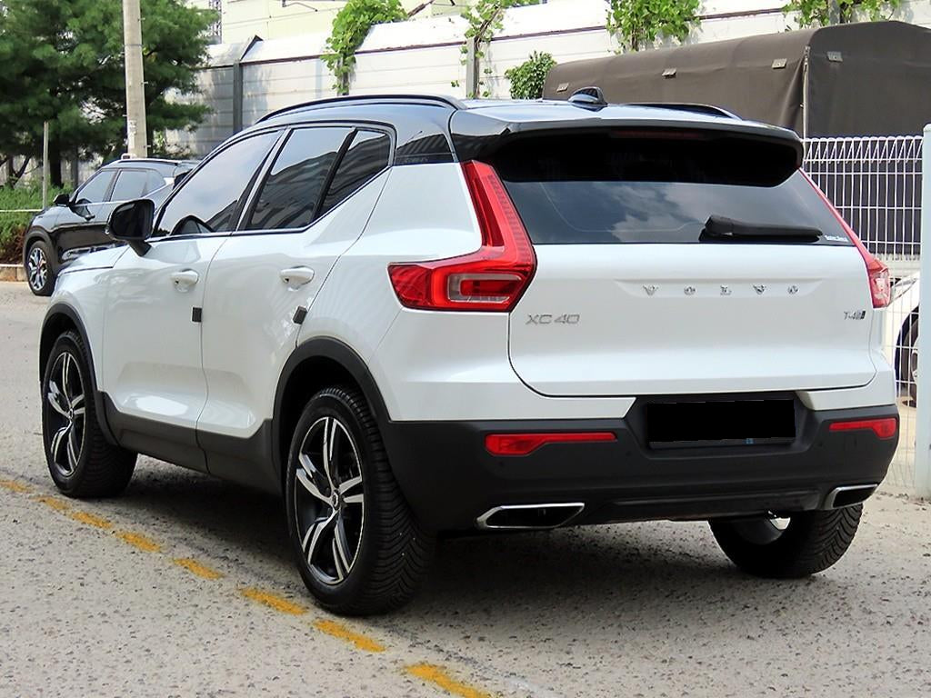 Volvo XC40 — photo 03