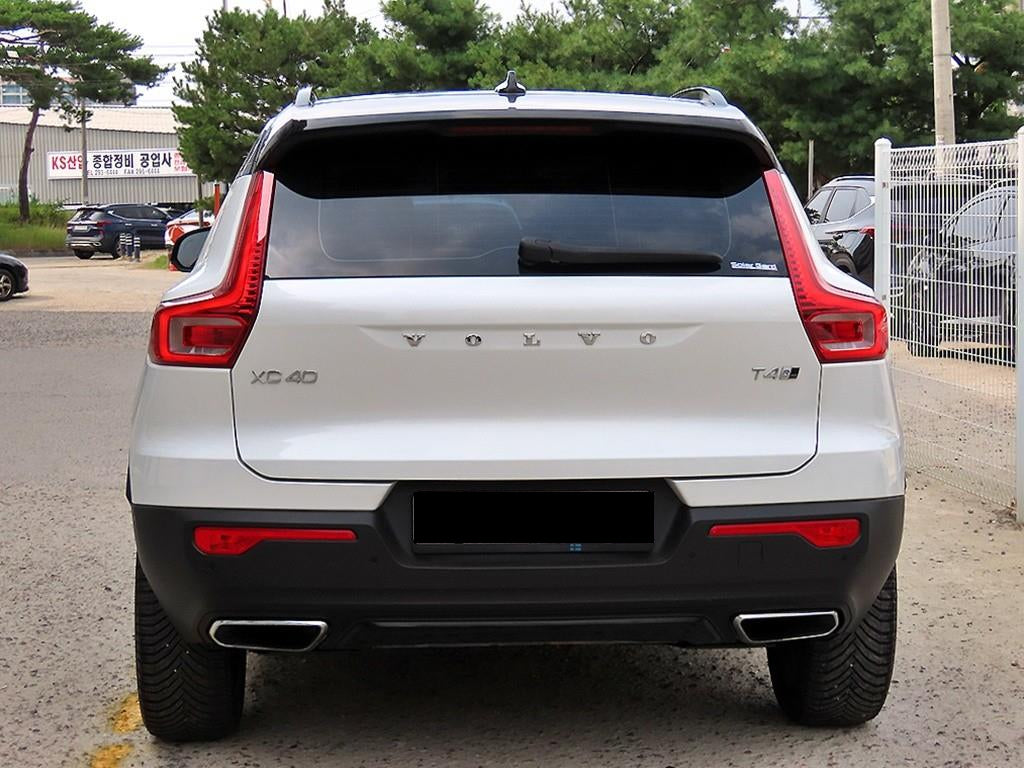 Volvo XC40 — photo 04